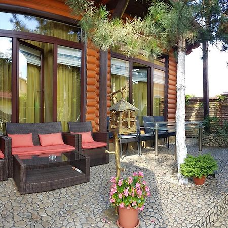 Luxury Villa With Pool And Sauna Cernăuți Exterior foto