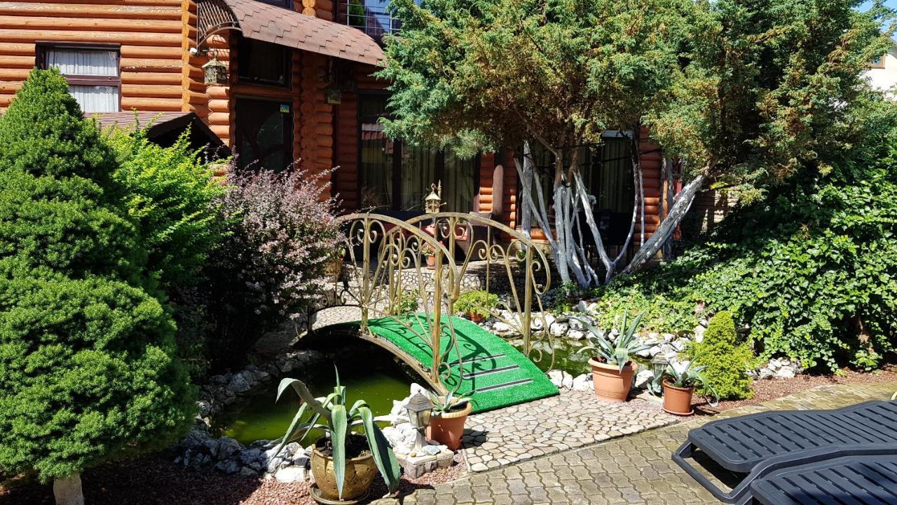 Luxury Villa With Pool And Sauna Cernăuți Exterior foto
