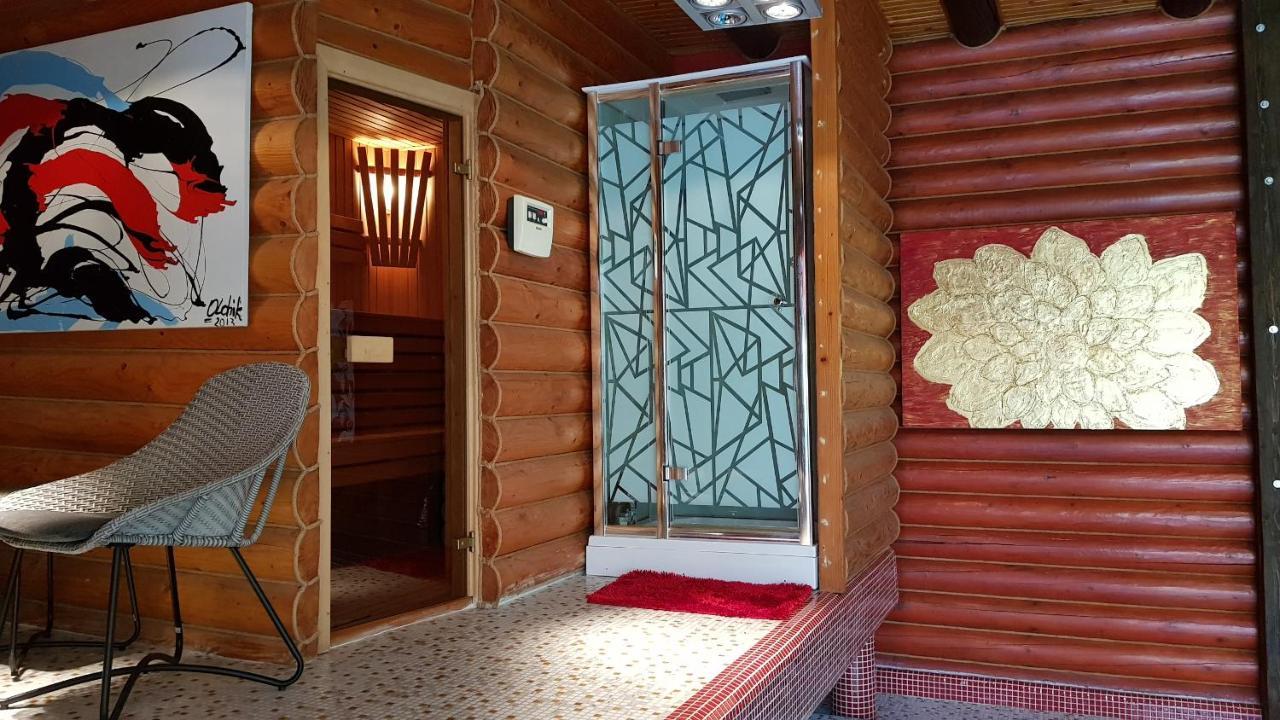 Luxury Villa With Pool And Sauna Cernăuți Exterior foto