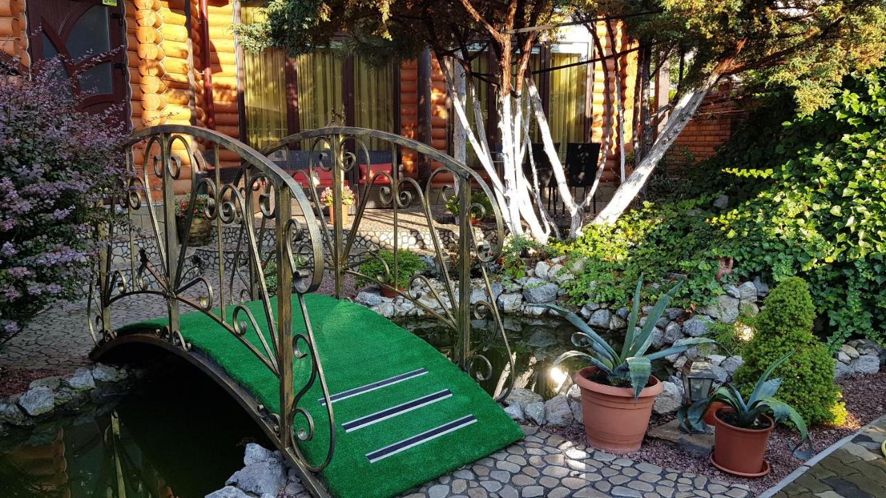 Luxury Villa With Pool And Sauna Cernăuți Exterior foto