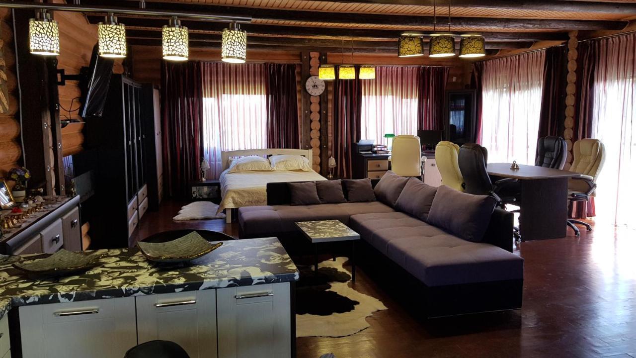 Luxury Villa With Pool And Sauna Cernăuți Exterior foto