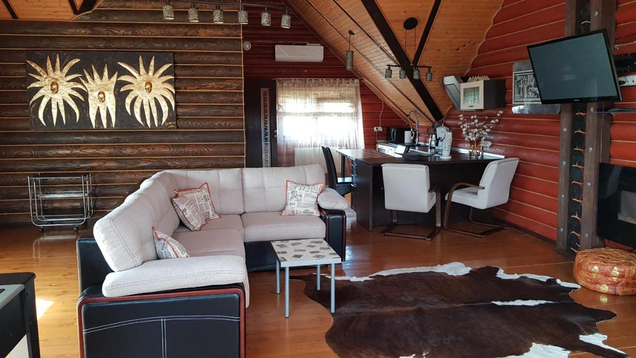Luxury Villa With Pool And Sauna Cernăuți Exterior foto