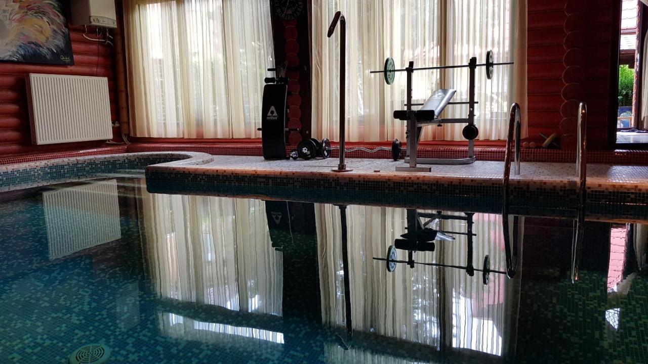 Luxury Villa With Pool And Sauna Cernăuți Exterior foto