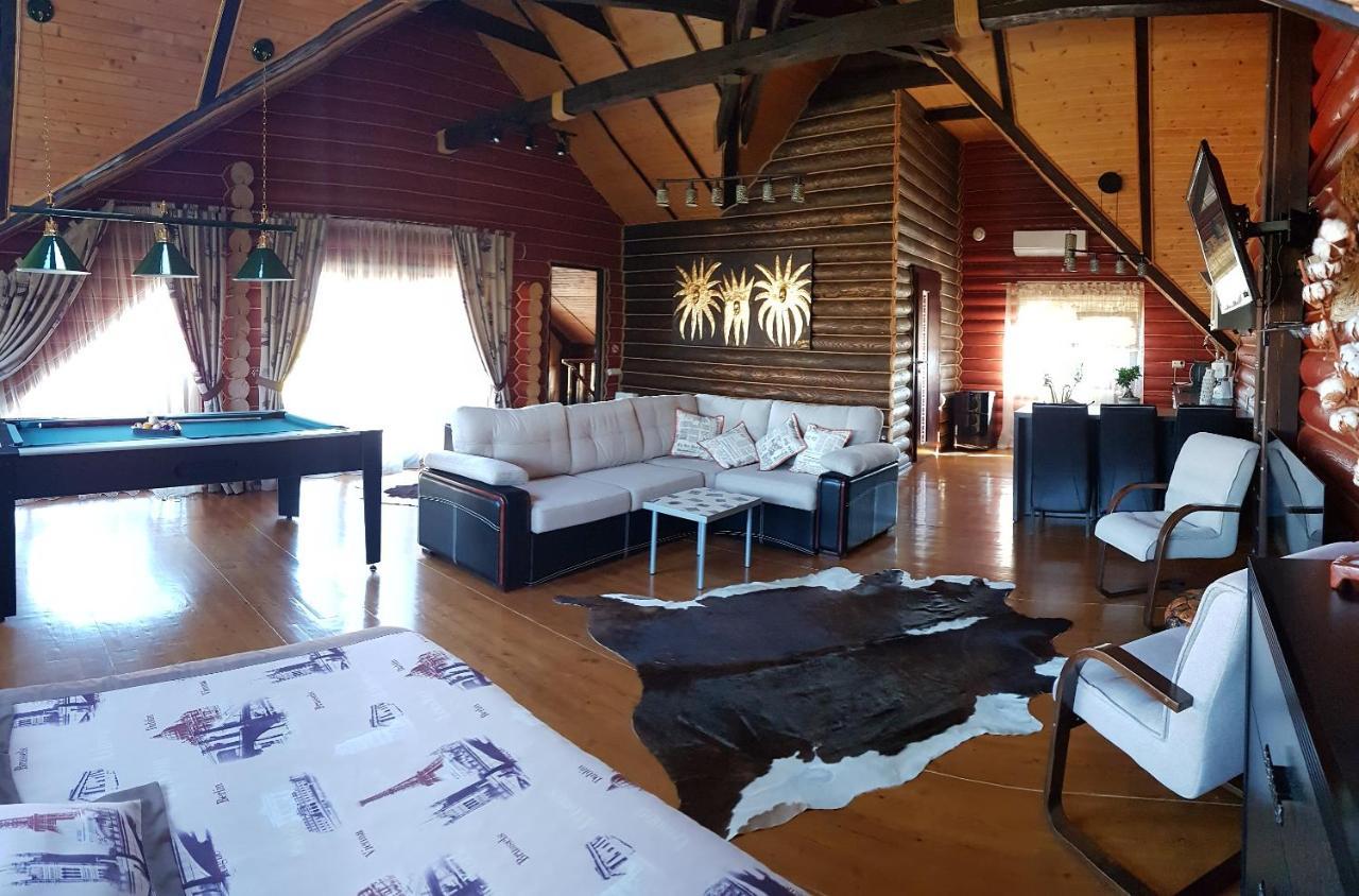 Luxury Villa With Pool And Sauna Cernăuți Exterior foto